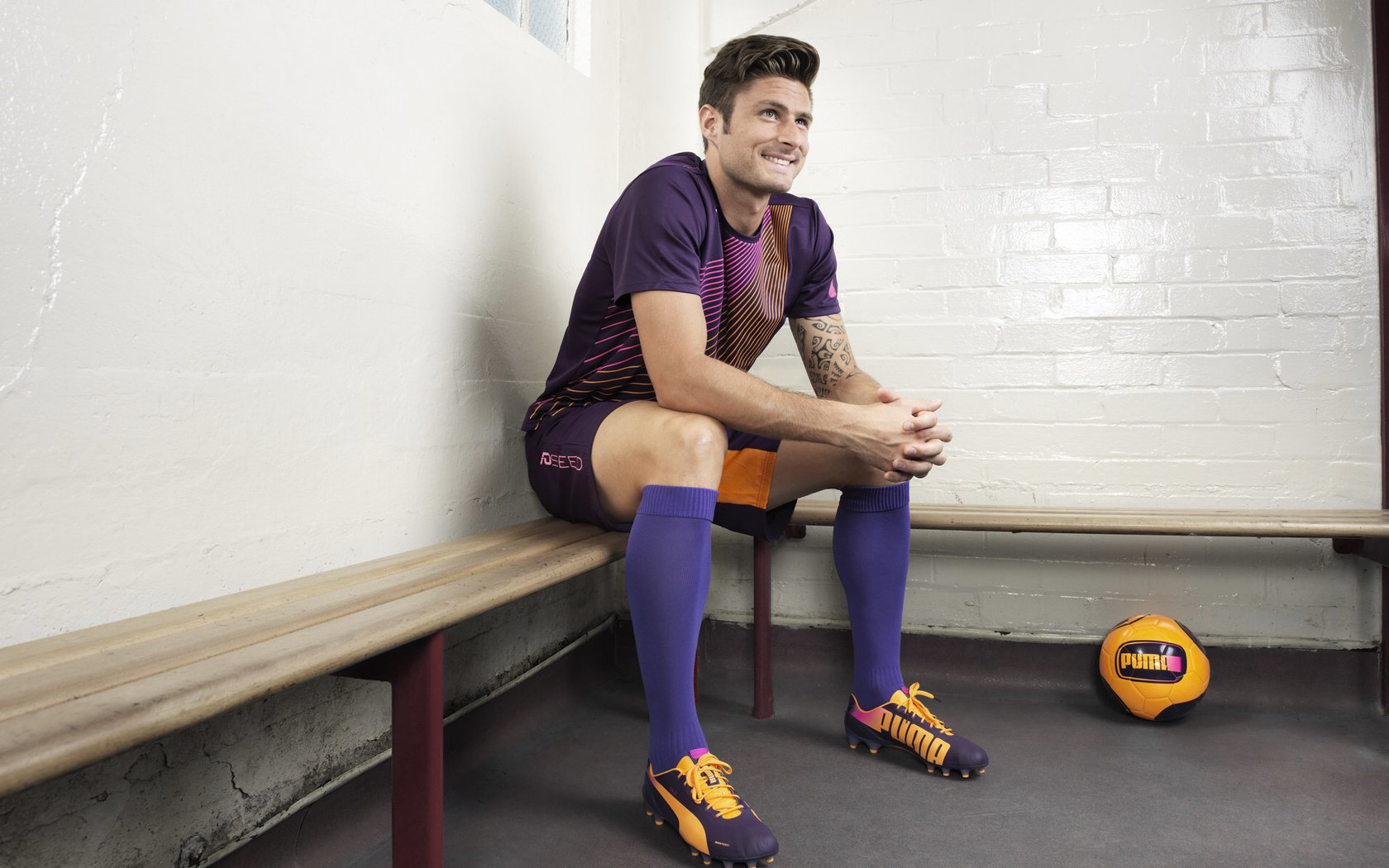 全球足球合作项目报告发布,推动跨国青训及基础设施建设,全球足球俱乐部